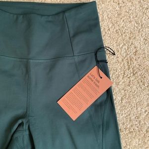 girlfriend leggings in moss, nwt